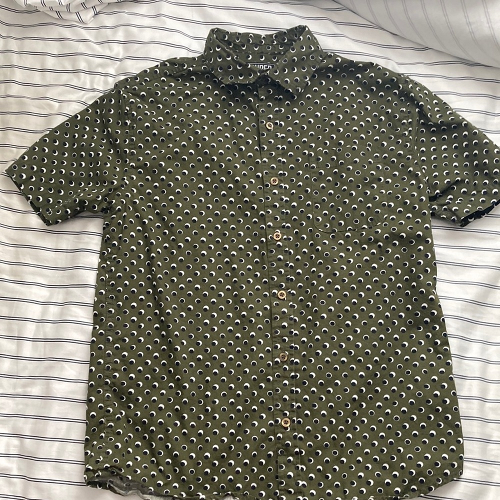 Super Massive - button up